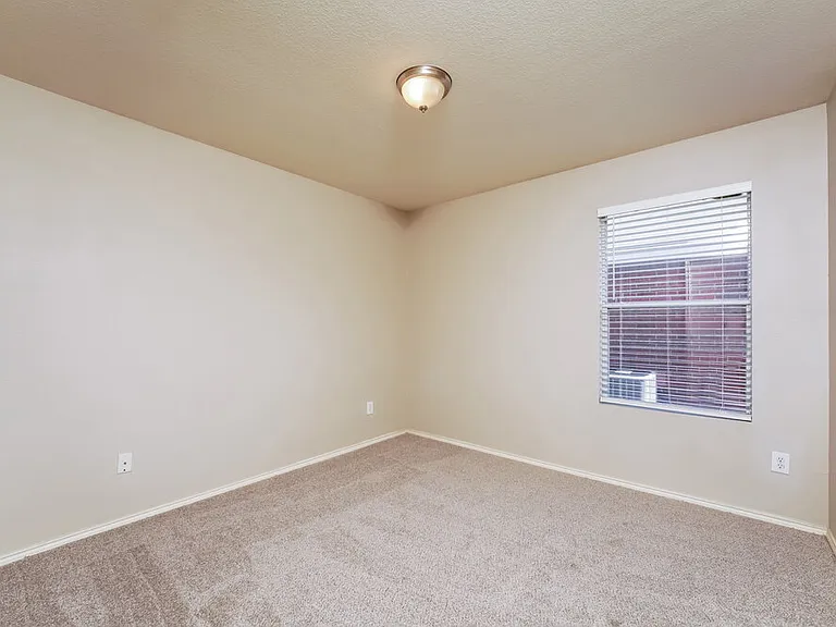 1209 Lambert Dr — Photo 12
