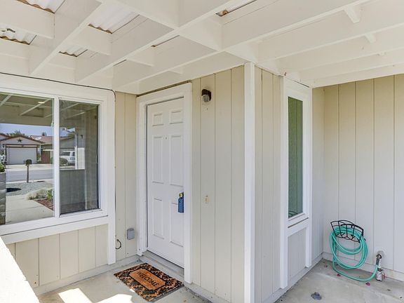 5th image of 479 Vivienne Dr