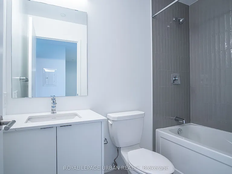 1660 Bloor St W #913 — Photo 15