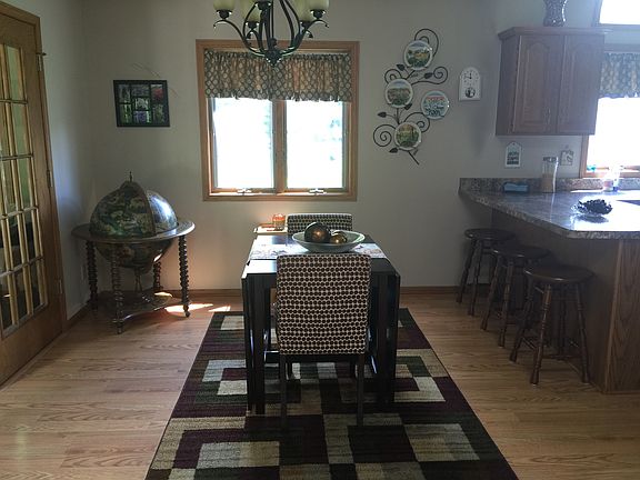 3rd image of 4512 White Oak Ln