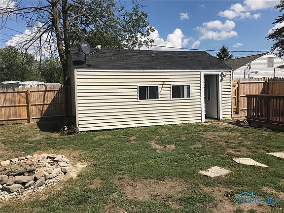 4th image of 812 Oaklawn Ave