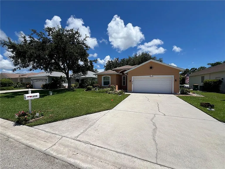 608 Crossfield Cir — Photo 14