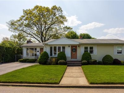 43 Whipple Ct, North Providence, RI, 02911