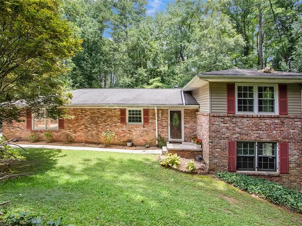 1768 Briarlake Cir, Decatur, GA 30033