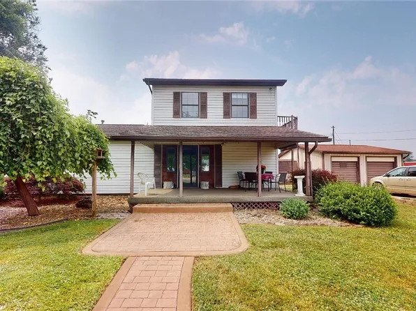 1112 3rd St, Belpre, OH 45714