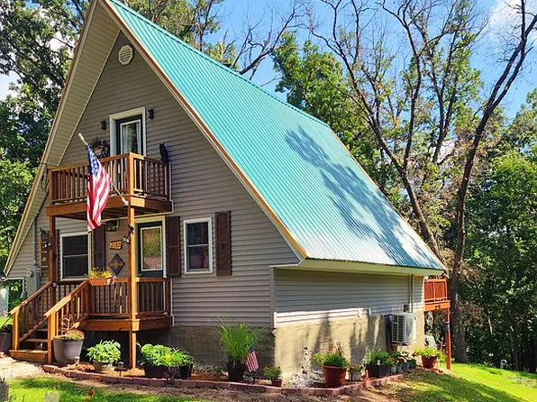 4182 Shady Lane Dr, Brooklyn, IA 52211