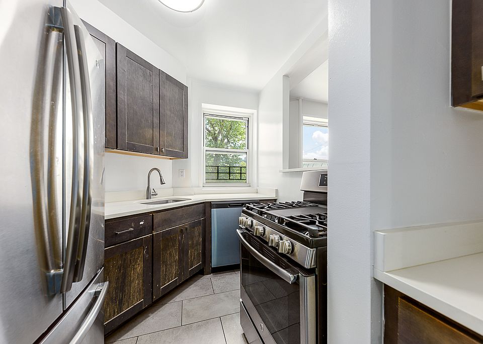 1st image of 2225 5th Ave APT 10C