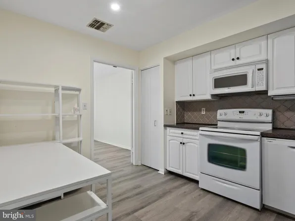 2 High Stepper Ct APT 505, Pikesville, MD 21208