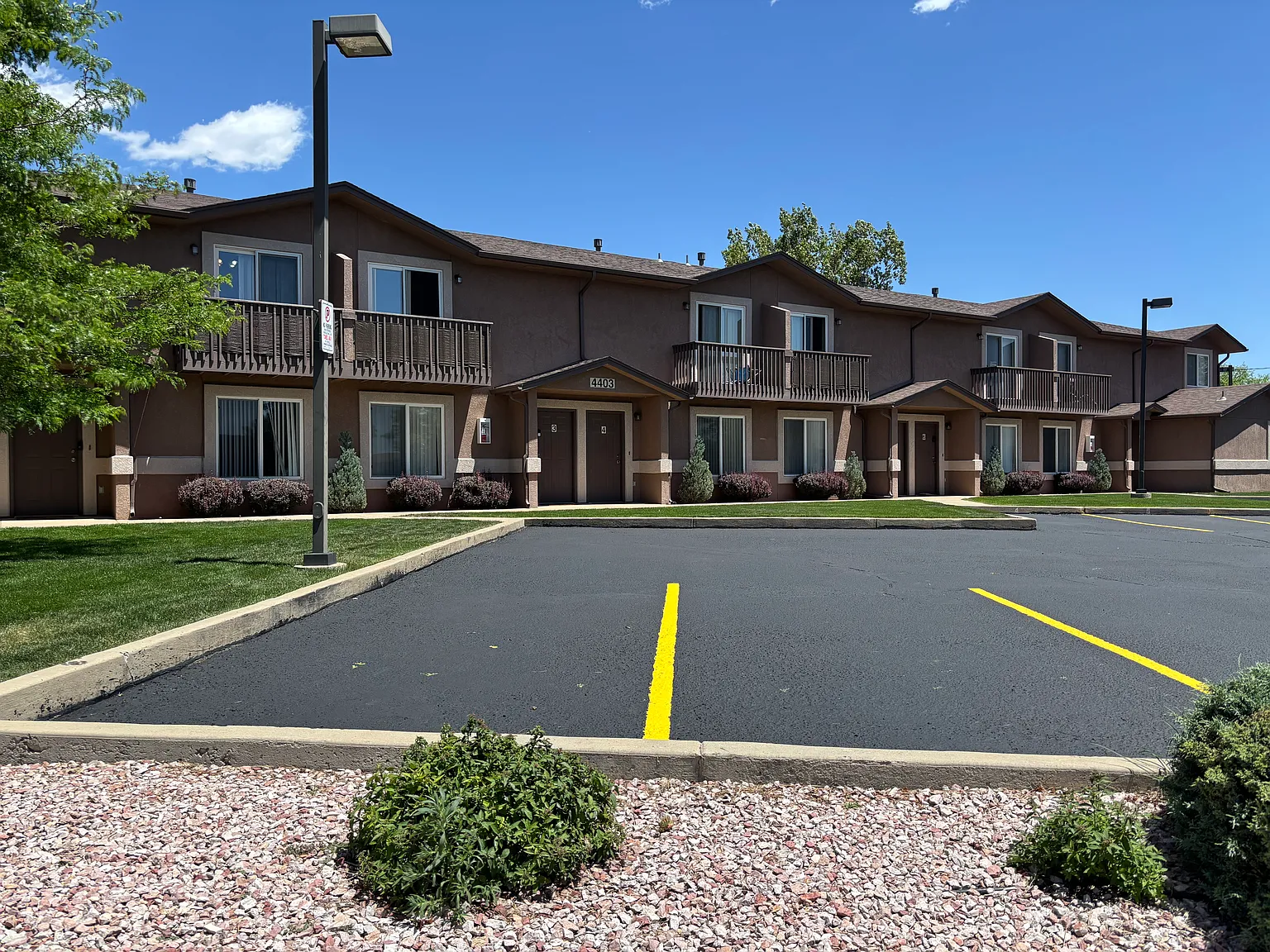 2 bed, 1.5 bath, 1000 sqft, $1,450 — Photo 1