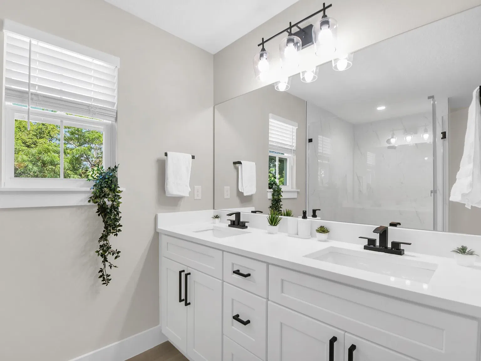 3 bed, 2.5 bath, 1800 sqft, $3,300 — Photo 2