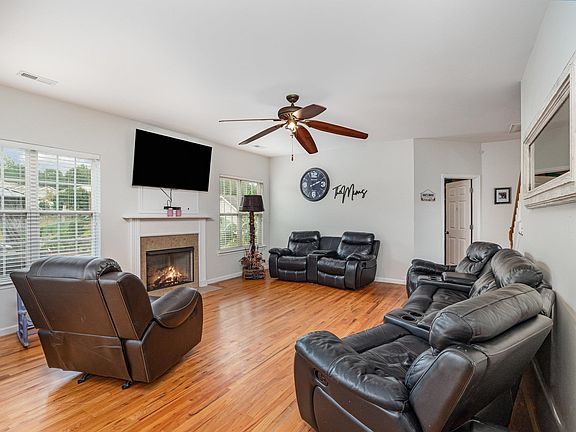 5th image of 516 Camrose Ct