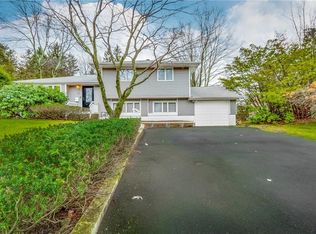 10 Sutton Rd, Monsey, NY 10952