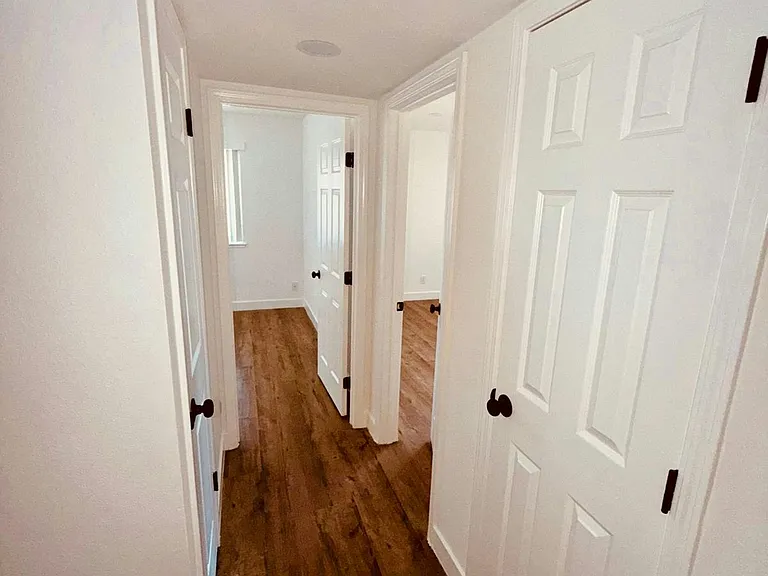 Rooms entrance