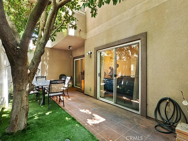 703 Locust St #1 — Photo 23