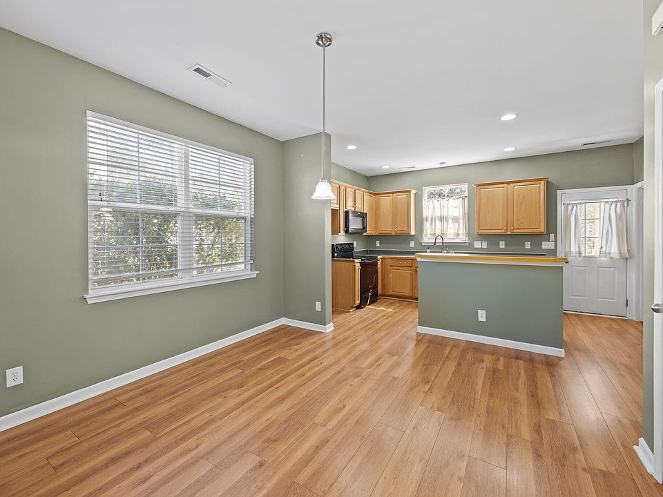 2nd image of 8950 Planters Row Ln