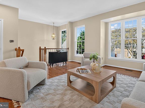 3rd image of 43449 Laidlow St