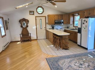 40416 Ryans Bay Rd, Zumbro Falls, MN 55991
