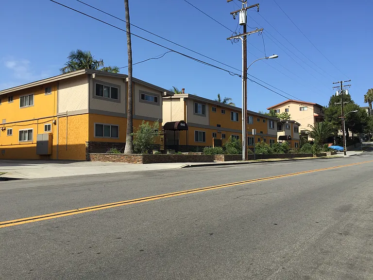 Seabreeze Apartments — Photo 18