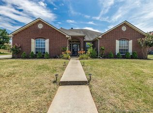 1704 W 119th Pl S, Jenks, OK 74037