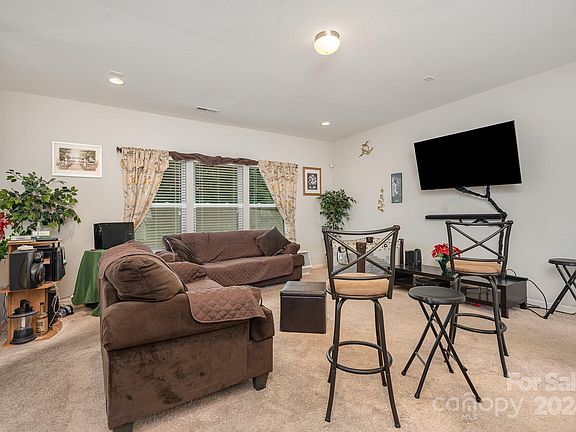 3rd image of 2524 Blue Moss Dr