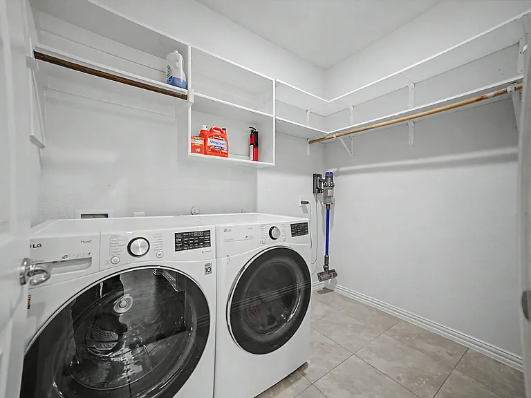 6862 Mistley Park — Photo 22