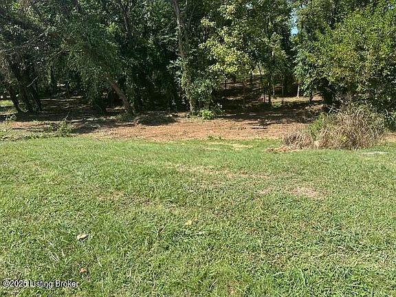 2nd image of 916 Woods Run Rd