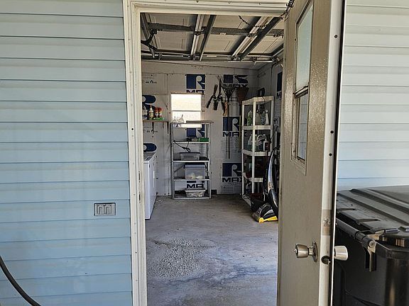 5th image of 910 La Quinta Blvd