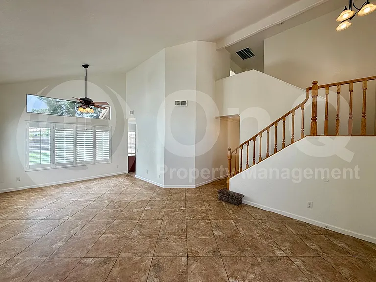 6321 E Roland St — Photo 5
