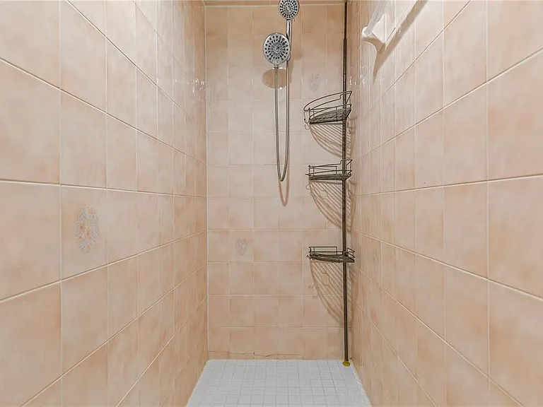 9447 Ashley Dr — Photo 35