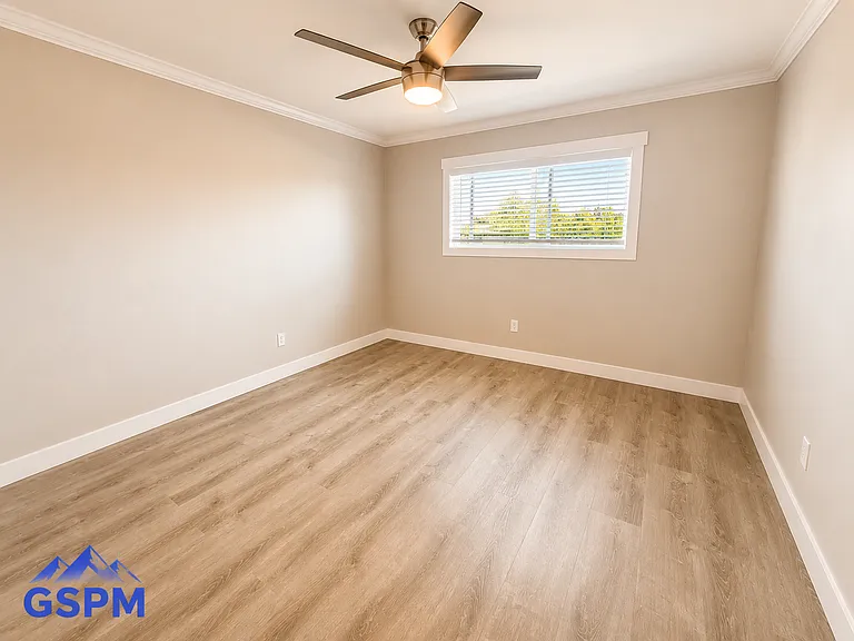 Emerald Ave Apartments — Photo 8