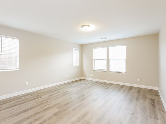4th image of 7333 Caballo Range Ave