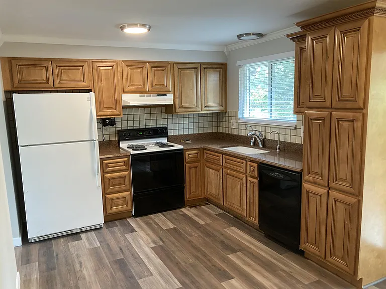 172 Olympus Cir — Photo 3