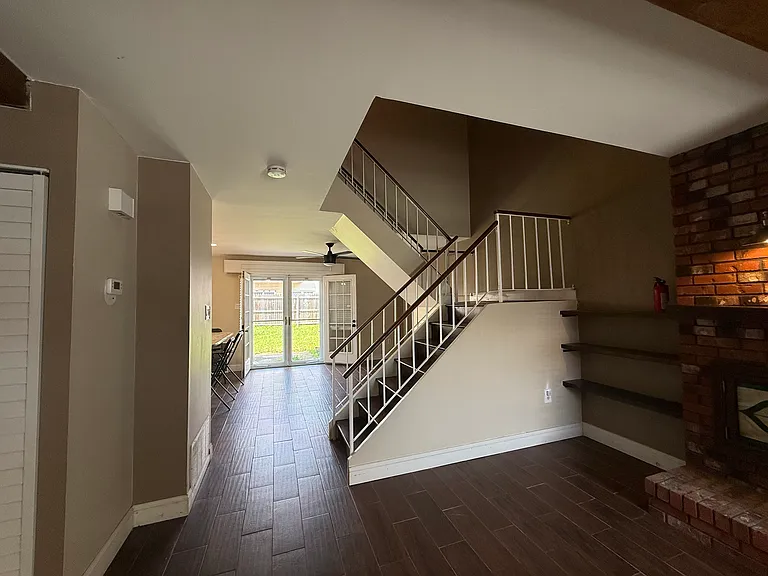 8413 Lyons Pl — Photo 4