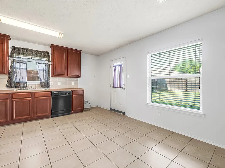307 Gateship Dr — Photo 7