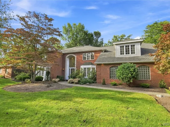 14 Stratford Ct, East Amherst, NY 14051
