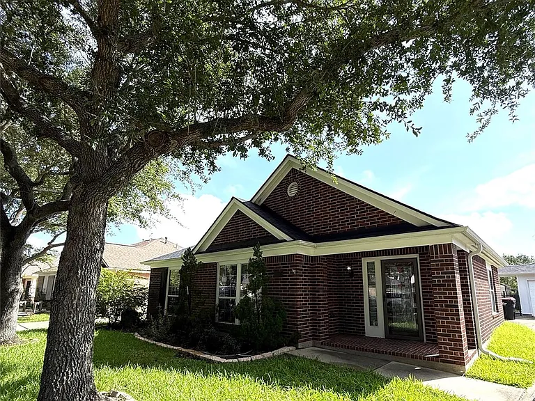 3906 Eastland Lake Dr — Photo 24