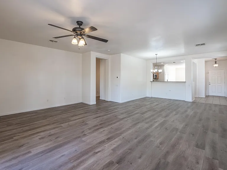 17212 W Saguaro Ln — Photo 5
