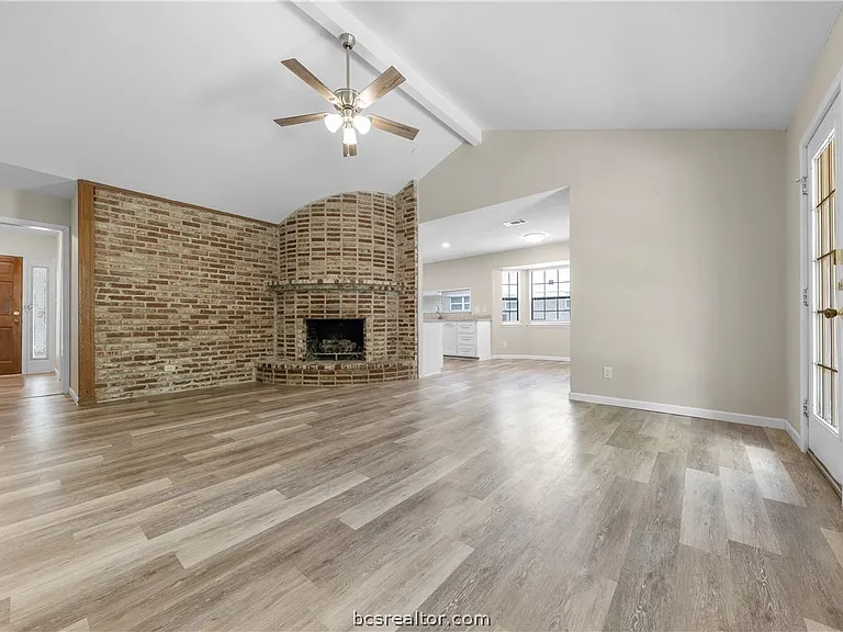 1803 Leona Dr — Photo 4