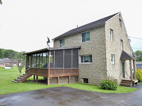 2nd image of 1403 Beech Ln