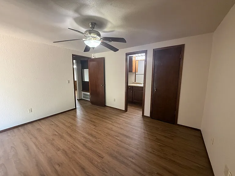 1015 W Swan Lake Ct — Photo 19