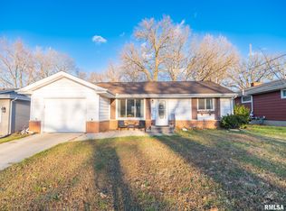 134 Field Grove Ct, East Peoria, IL 61611