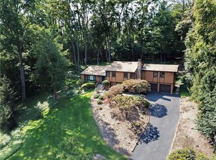 5 Sonia Ct, Airmont, NY 10901