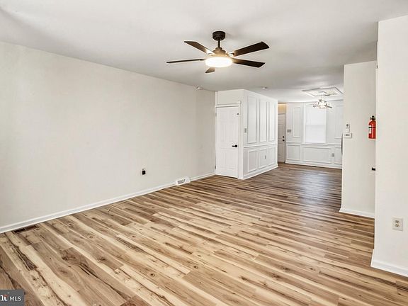 3rd image of 108 Middlesex St