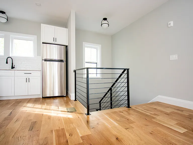 348 Chelsea St #3 — Photo 4