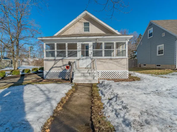 1325 Woodlawn Ave, Grand Haven, MI 49417