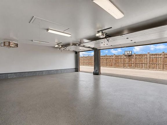 3rd image of 360 S Marquis Hts SE