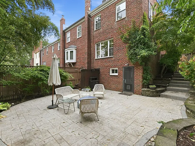 2940 Sycamore St — Photo 24