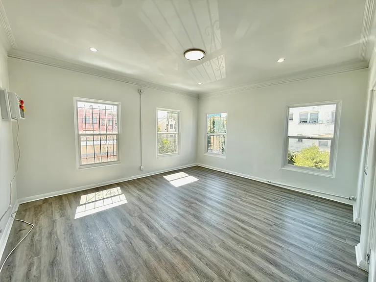 234 S Kenmore Ave #206 — Photo 2