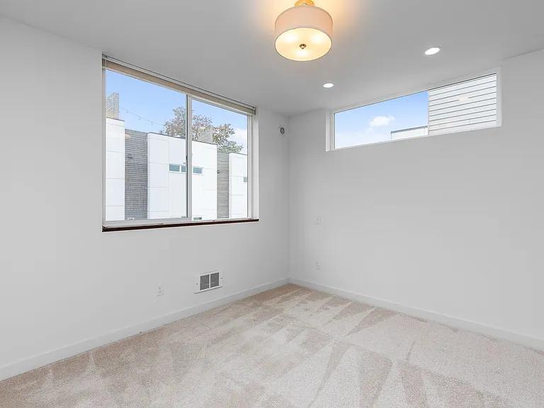 3410 22nd Ave W — Photo 21