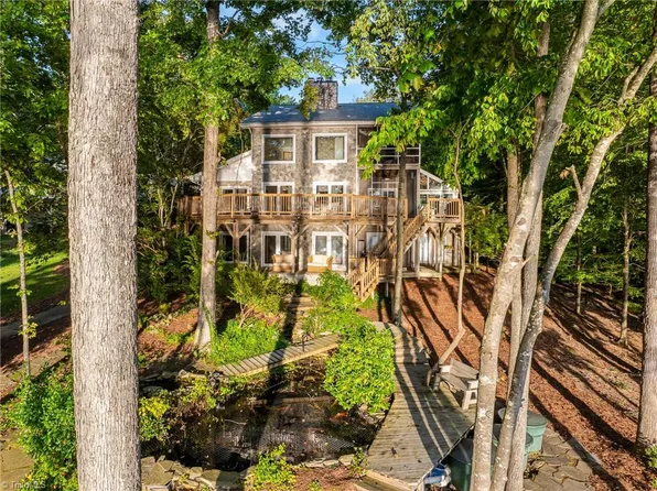 122 Mountain Harbor Dr, Lexington, NC 27292